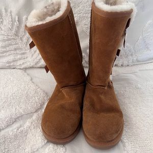 KOOLABURRA by UGGS - Women’s size 6